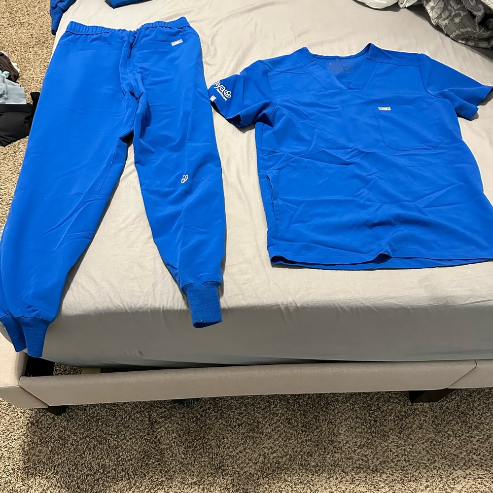 Figs royal blue xs scrub set